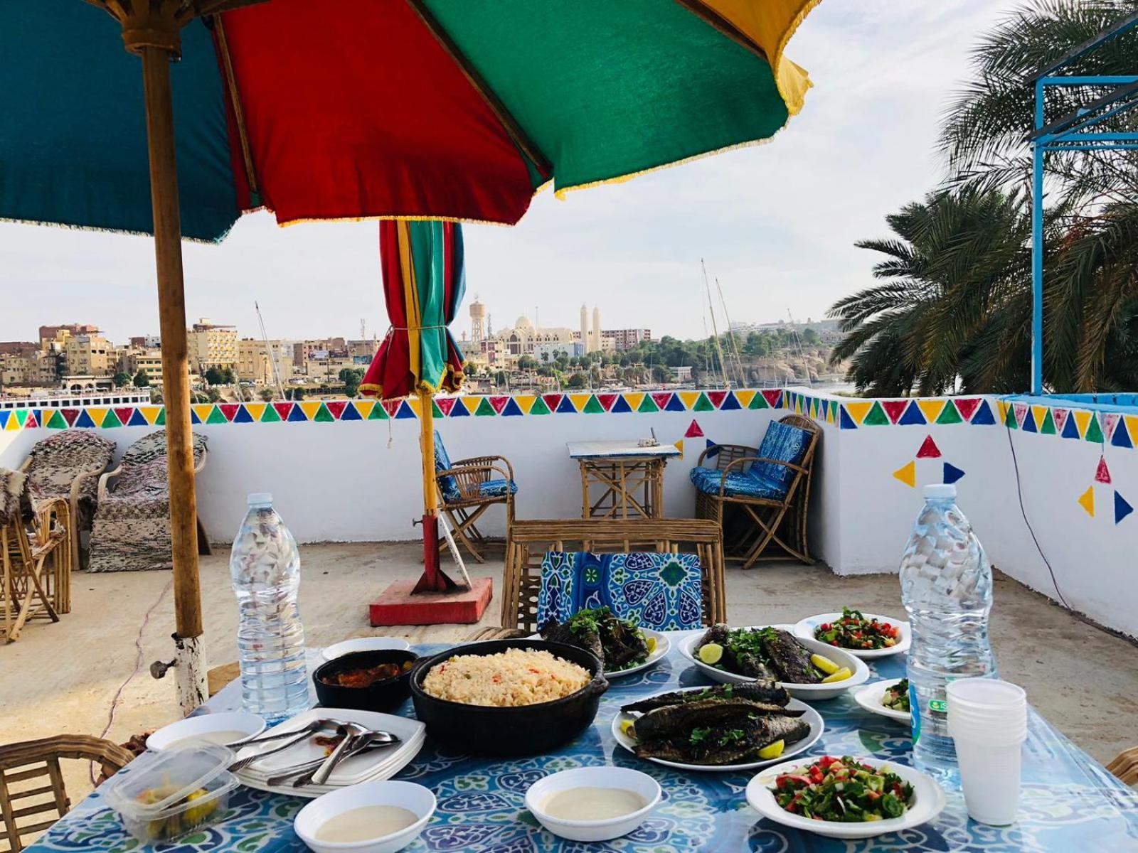 Mostafa Jamaica Guesthouse Асуан Стая снимка